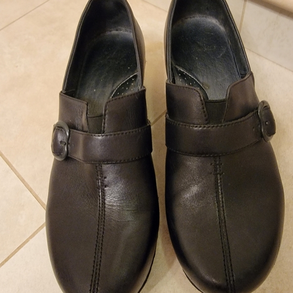 Dansko Black Leather Shoes - Picture 4 of 15